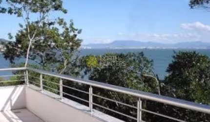 Mansão de 1000m2 com praia particular á venda em Cacupé