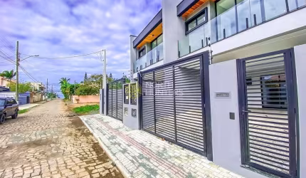 Imperdivell !  Casa com 3 dormitórios à venda, 154 m² por R$ 890.000 - Balneário Piçarras - Balneár