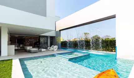 Casa Maravilhosa, com 7 dormitórios, sendo 5 suítes.  Jurerê Internacional - Florianópolis/SC