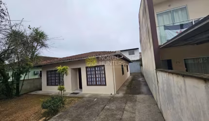 Casa à venda 3 Quartos, 1 Suite, 3 Vagas, 412M², Vila Nova, Joinville - SC
