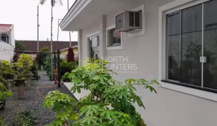 Casa à venda 3 Quartos, 1 Suite, 2 Vagas, 172M², América , Joinville - SC