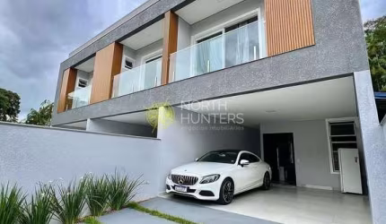 Casa alto padrão, semi mobiliada à venda no bairro Floresta, Joinville, SC