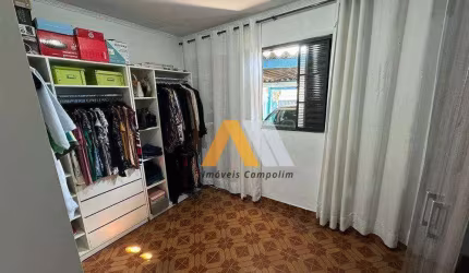 'Casa c/ Edícula em Vila Barcelona: Oportunidade Única!'