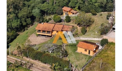 Chácara Encantadora à Venda com Casa Moderna e Espaço para Lazer em Piedade. Área: 7.100 m².