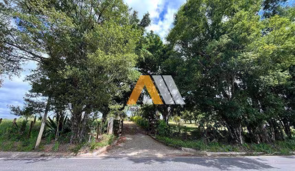 Sitio em Araçoiaba da Serra, 79.755m² em estrada asfaltada e vistas para o Morro de Ipamena