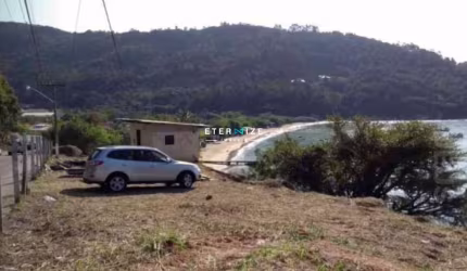 Terreno com Vista para o MAR na Praia de Calheiros em Gov. Celso Ramos-SC