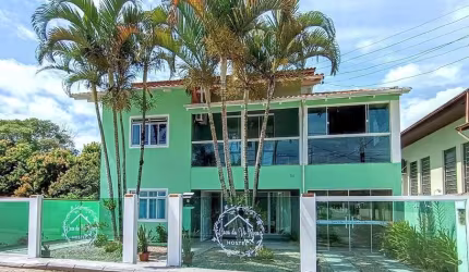 Casa e Pousada com 10 dormitórios na Praia de Palmas