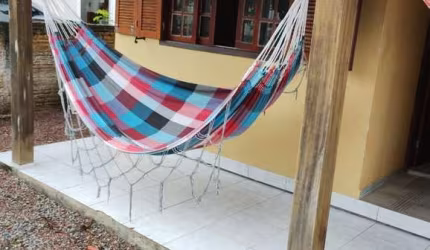 Casa para até 8 pessoas para alugar perto da Praia de Palmas, Governador Celso Ramos/SC