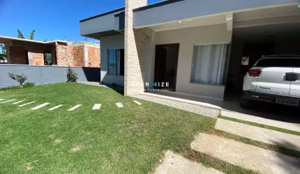 Casa com 02 Dormitórios em rua tranquila no bairro Fazenda da Armação em Gov. Celso Ramos-SC