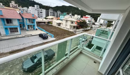 Apartamento Mobiliado de 3 Dormitórios Quadra mar