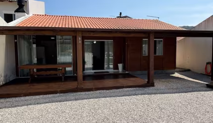 Casa em Palmas do Arvoredo - Conforto e Espaço a Poucos Metros da Praia