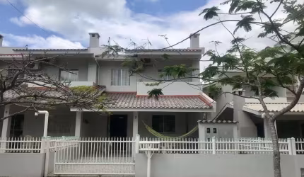 Casa Geminada para Alugar na Praia de Palmas