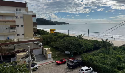 Cobertura Frente Mar 04 quartos no Residencial Praia das Caravelas na Praia Grande Governador Celso Ramos Santa Catarina