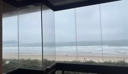 Triplex 04 quartos Mobiliado à venda no Residencial VILLAGIO VERANO na Praia de Palmas em Governador Celso Ramos - Santa Catarina.