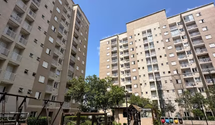 Apartamento com sacada no Fanny