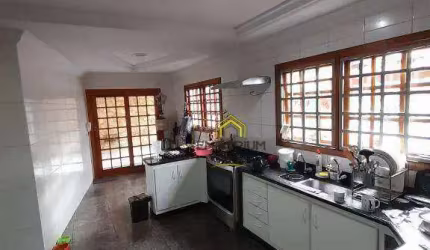 Sobrado com 3 dormitórios à venda, 236 m² por R$ 690.000 - Ponte Grande - Guarulhos/SP