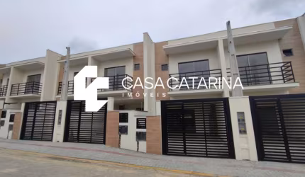 Casa com 3 quartos à venda no Itacolomi, Balneário Piçarras  por R$ 538.649