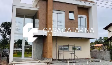 Casa com 4 quartos à venda em Iperoba, São Francisco do Sul  por R$ 2.700.000