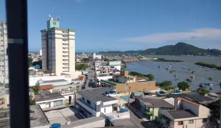 Apartamento com 3 quartos à venda no Centro, Navegantes  por R$ 1.275.000