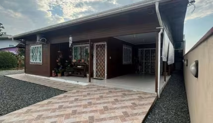 Chácara / sítio com 3 quartos à venda no Escalvado, Navegantes  por R$ 685.000