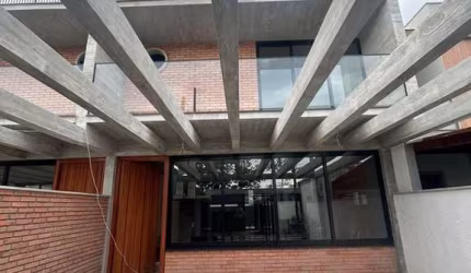 Casa com 3 quartos à venda no Itacolomi, Balneário Piçarras  por R$ 1.250.000