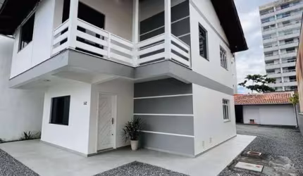 Casa com 4 quartos à venda no Gravata, Navegantes  por R$ 1.600.000