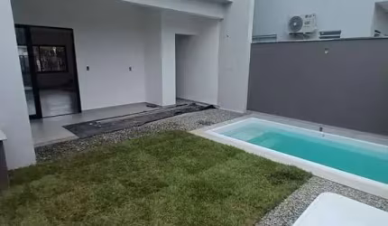 Casa com 3 quartos à venda no Itacolomi, Balneário Piçarras  por R$ 780.000