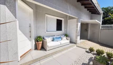 Casa com 3 quartos à venda no Itacolomi, Balneário Piçarras  por R$ 1.500.000