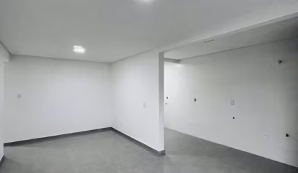 Apartamento com 2 quartos para alugar no Meia Praia, Navegantes  por R$ 2.250