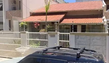 Casa com 3 quartos à venda no Gravata, Navegantes  por R$ 800.000