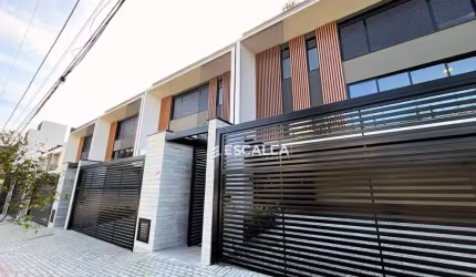 Casa com 3 dormitórios à venda, 285 m² por R$ 2.481.222,30 - América - Joinville/SC