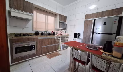 Casa em condomínio fechado com 3 quartos à venda no Villaggio Di Itaici, Indaiatuba  por R$ 995.000