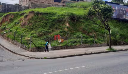 Terreno à venda no Jardim Alvorada, Belo Horizonte  por R$ 1.300.000