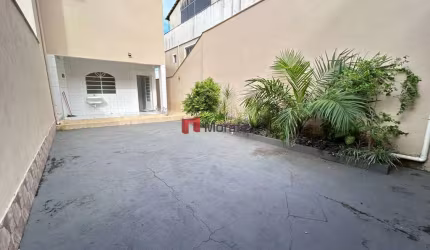 Casa com 3 quartos para alugar em Paquetá, Belo Horizonte  por R$ 4.500