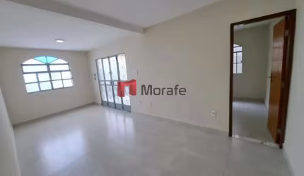 Casa com 3 quartos para alugar na Santa Terezinha, Belo Horizonte  por R$ 4.500