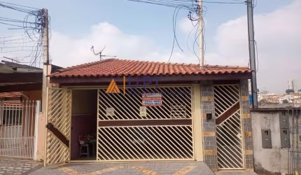 Casa com 2 Dormitórios (1 Suíte) à Venda ? Rua Tranquila e Financiamento Aprovado!