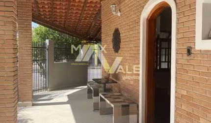 Casa com 3 dormitórios à venda, 196 m² por R$ 890 - Jardim Estoril - São José dos Campos/SP