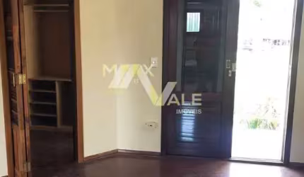 Sobrado com 3 dormitórios para alugar, 300 m² por R$ 7.000,00/mês - Villa Branca - Jacareí/SP