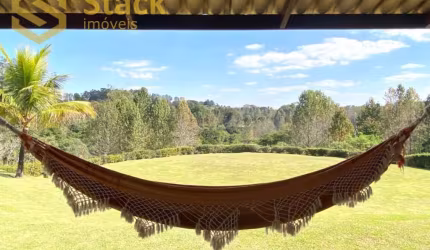 CASA TÉRREA RÚSTICA E MARAVILHOSA A VENDA EM JUNDIAÍ NO CONDOMÍNIO DE ALTO PADRÃO PARQUE DOS MANACÁS.
