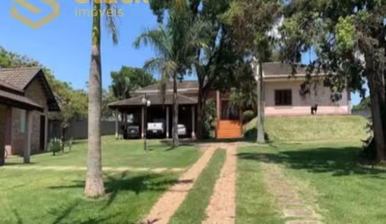 Excelente Chácara com 5000 m² de terreno e 500 m² de área construída, a venda, localizada no Bairro Bom Jardim, em Jundiaí - SP