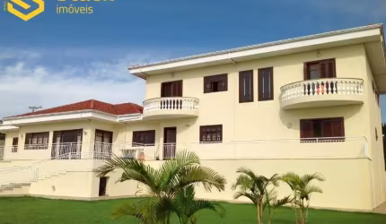 Excelente Casa de alto padrão à venda no Condomínio Residencial dos Lagos em Itupeva, com excelente acabamento, contendo 6 dormitórios, sendo 3 suítes