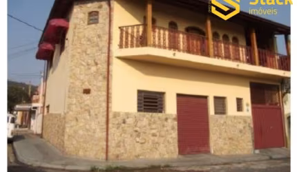 Casa a venda  em Jundiaí no bairro Vila Rami, está  locada a casa e o salão  Residência de médio para alto padrão contendo:- Sala para 3 ambientes