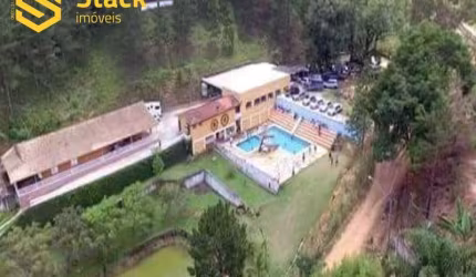 Ótima chácara a venda em Várzea Paulista com 6800 m² contendo casa térrea com 8 dormitórios sendo 3 suítes,