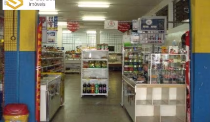 Imóvel comercial locado a venda ideal para investidor em Jundiaí contendo instalação de mercado e padaria