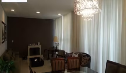 Excelente casa de alto padrão condomínio fechado em Jundiaí,