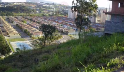 Terreno medindo 2.350 m²,declive, fácil acesso as rodovias