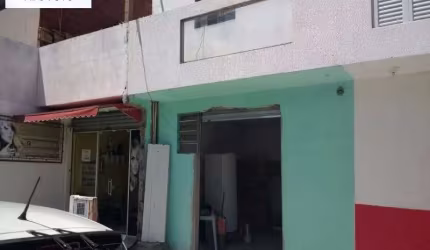 Prédio Comercial / Residencial em Jundiaí : Pavimento térreo com 3 salões comerciais