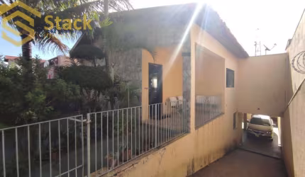 CASA À VENDA EM JUNDIAÍ 3 DORM COM 1 SUÍTE E 5 VAGAS DE GARAGEM