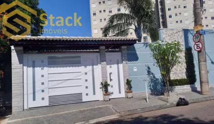 Casa com 3 quartos à venda na Estrada Municipal, 77, Medeiros, Jundiaí por R$ 900.000