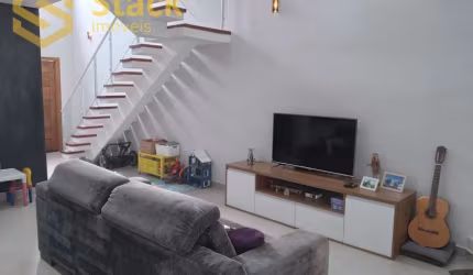 Casa sobrado à venda com 3 quartos no Condomínio Villa Verde Bairro Gramadão em Jundiaí
